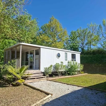Zecamping 3 Dog Friendly Avec Piscine Au Bord Du De La Thesauque