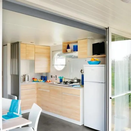 Шале Zecamping 3 Dog Friendly Avec Piscine Au Bord Du De La Thesauque