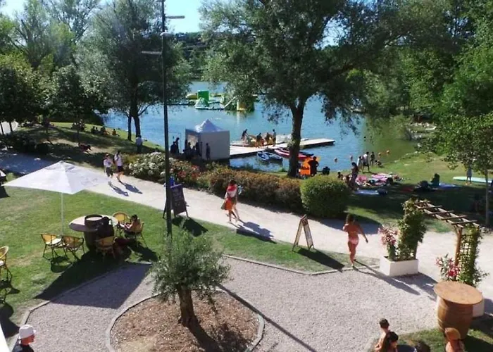 Alpesi faház Zecamping 3 Dog Friendly Avec Piscine Au Bord Du Lac De La Thesauque *