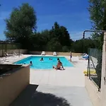 Zecamping 3 Dog Friendly Avec Piscine Au Bord Du De La Thesauque