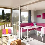 Zecamping 3 Dog Friendly Avec Piscine Au Bord Du De La Thesauque * Nailloux