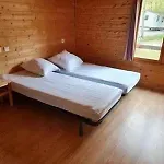 Zecamping 3 Dog Friendly Avec Piscine Au Bord Du De La Thesauque Dağ evi Nailloux